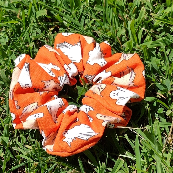 Scrunchie - Picture 4 of 4